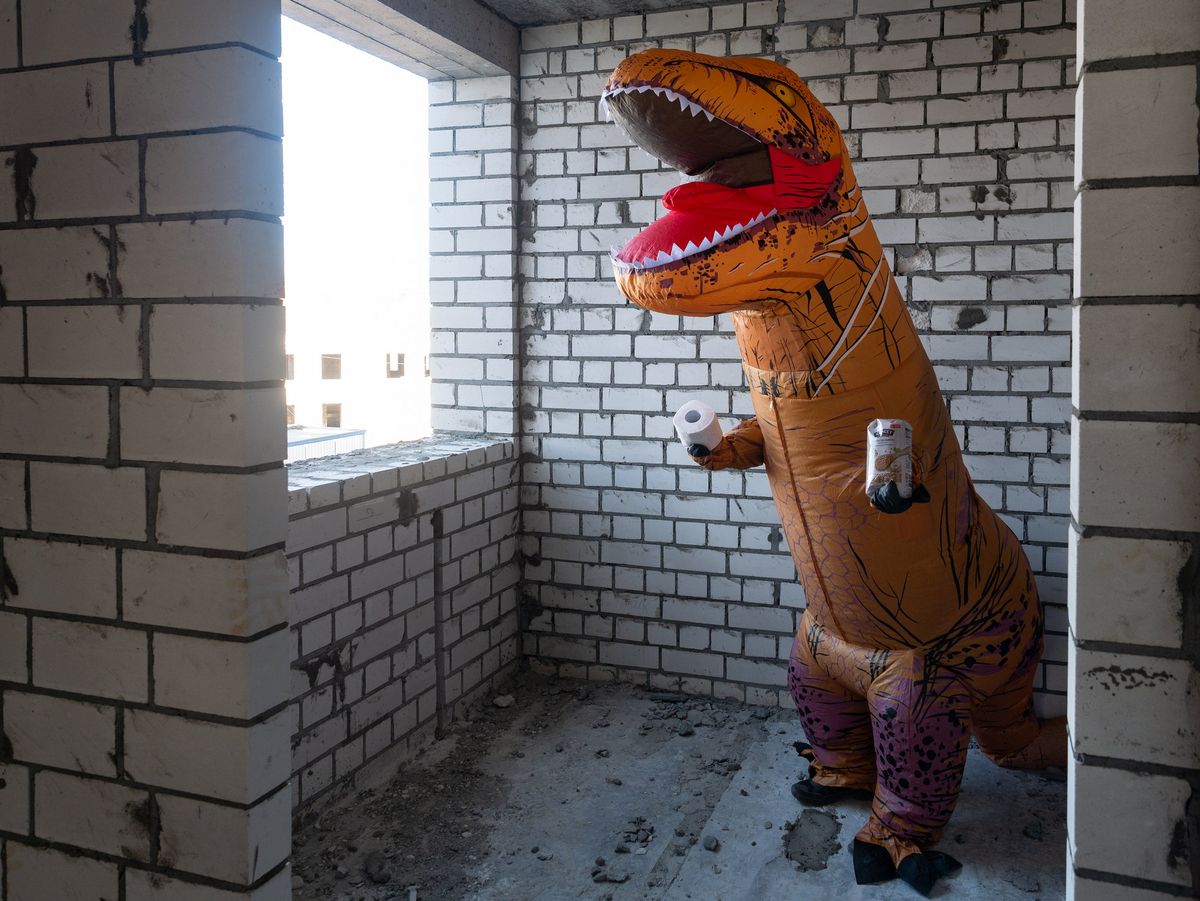 Строители отмечают День смеха