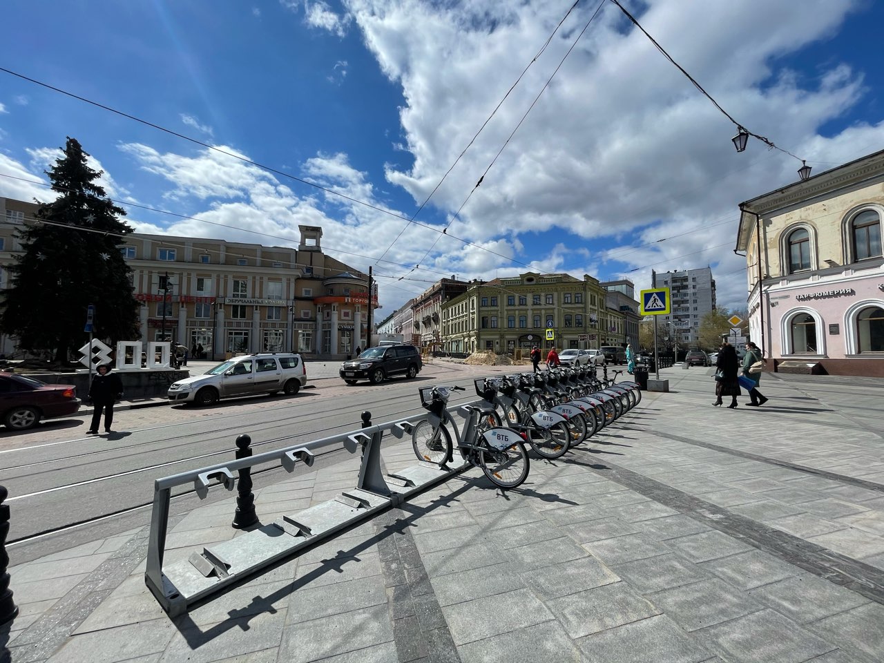 Амфитеатр начали монтировать в сквере Свердлова в Нижнем Новгороде - фото 1