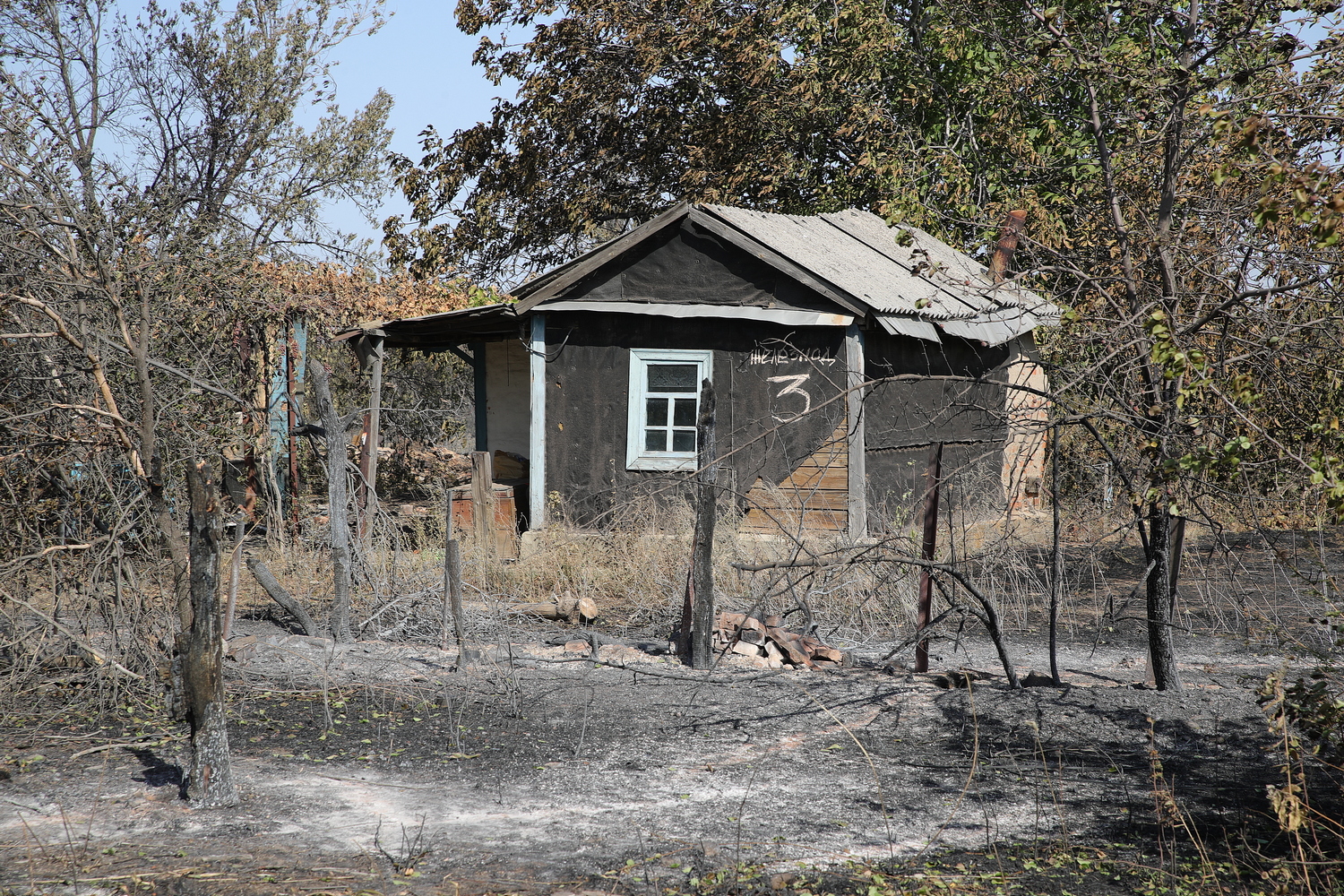 Донские погорельцы получили материальную помощь от властей