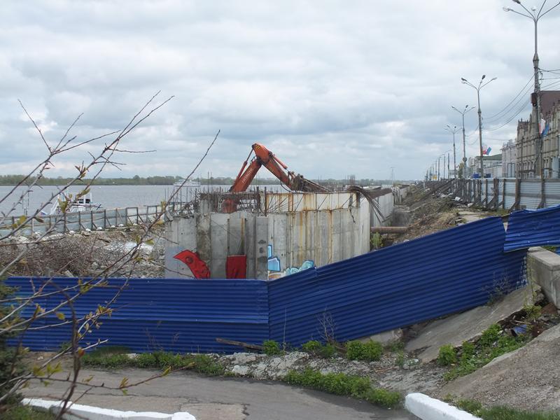 Борьбу с синими заборами продолжают в Нижнем Новгороде  - фото 1