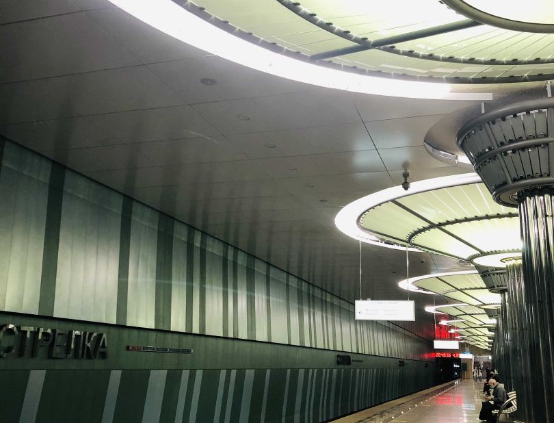 Почти 5 миллионов рублей потратят на уборку станции метро «Стрелка» - фото 1