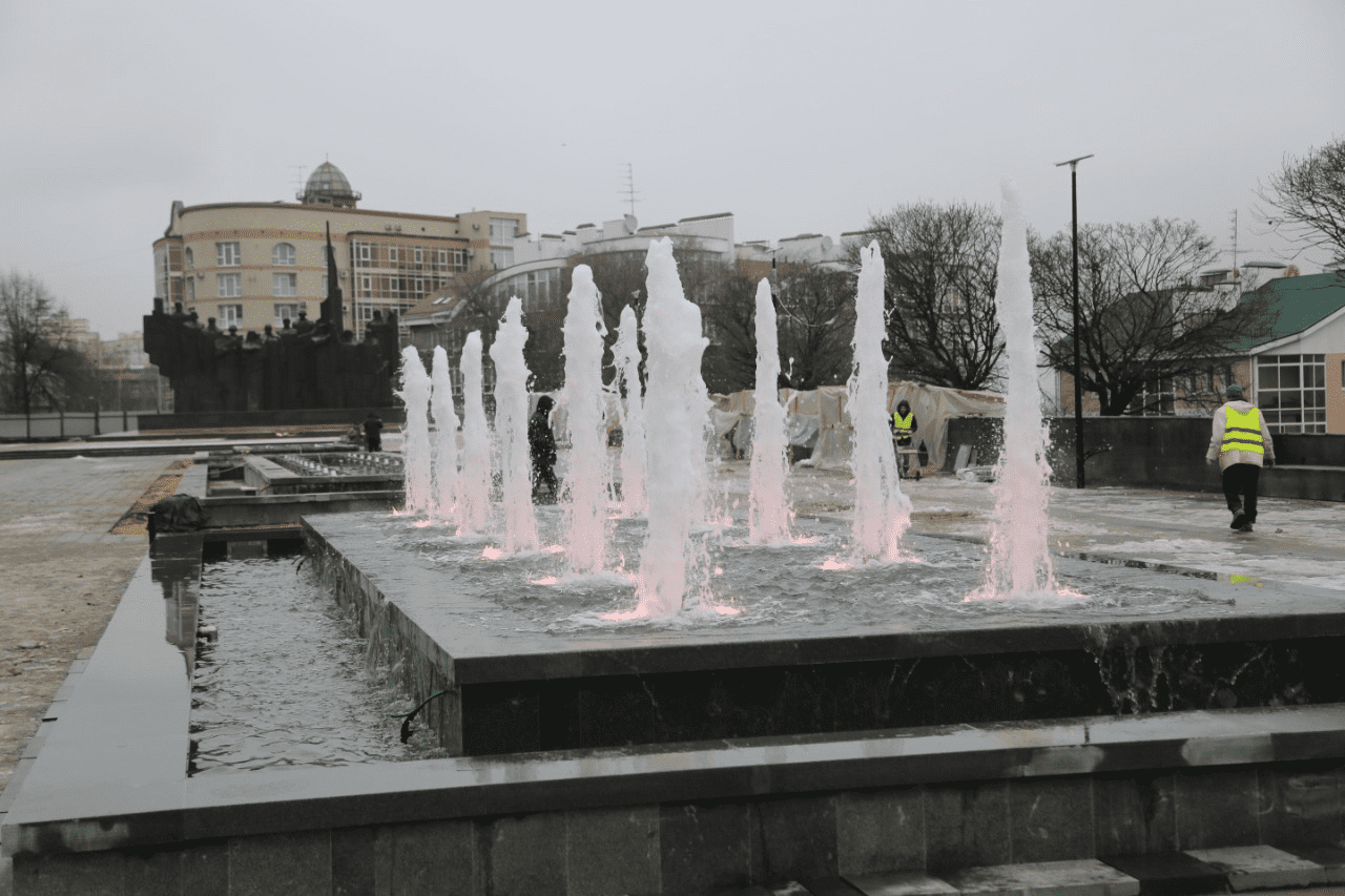 Новые фонтаны в центре Воронежа включили в тестовом режиме - фото 1