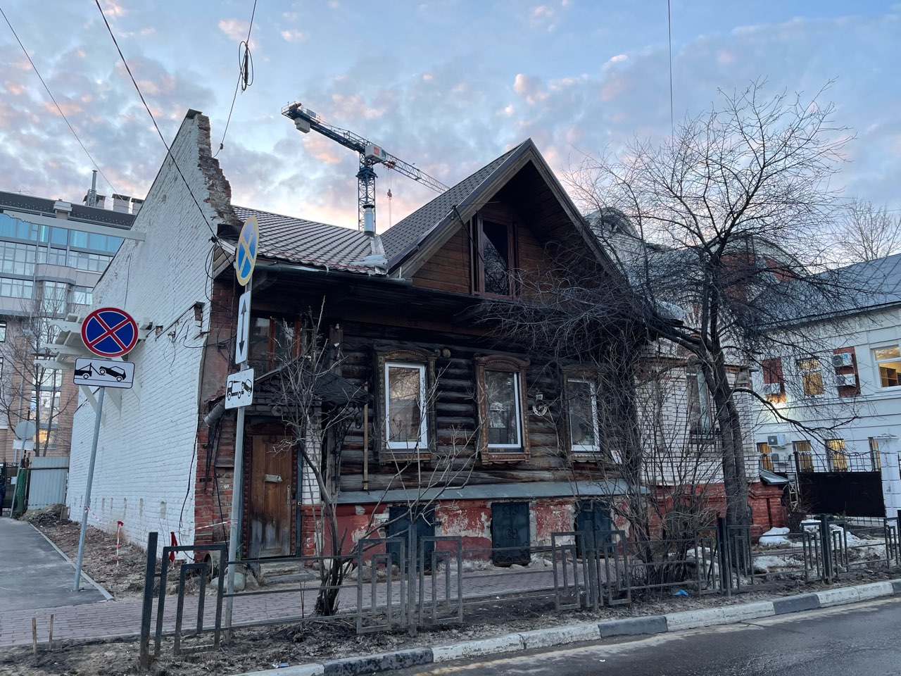 Введенный из-за аварийного здания режим ЧС отменили на Рождественской в Нижнем Новгороде - фото 1