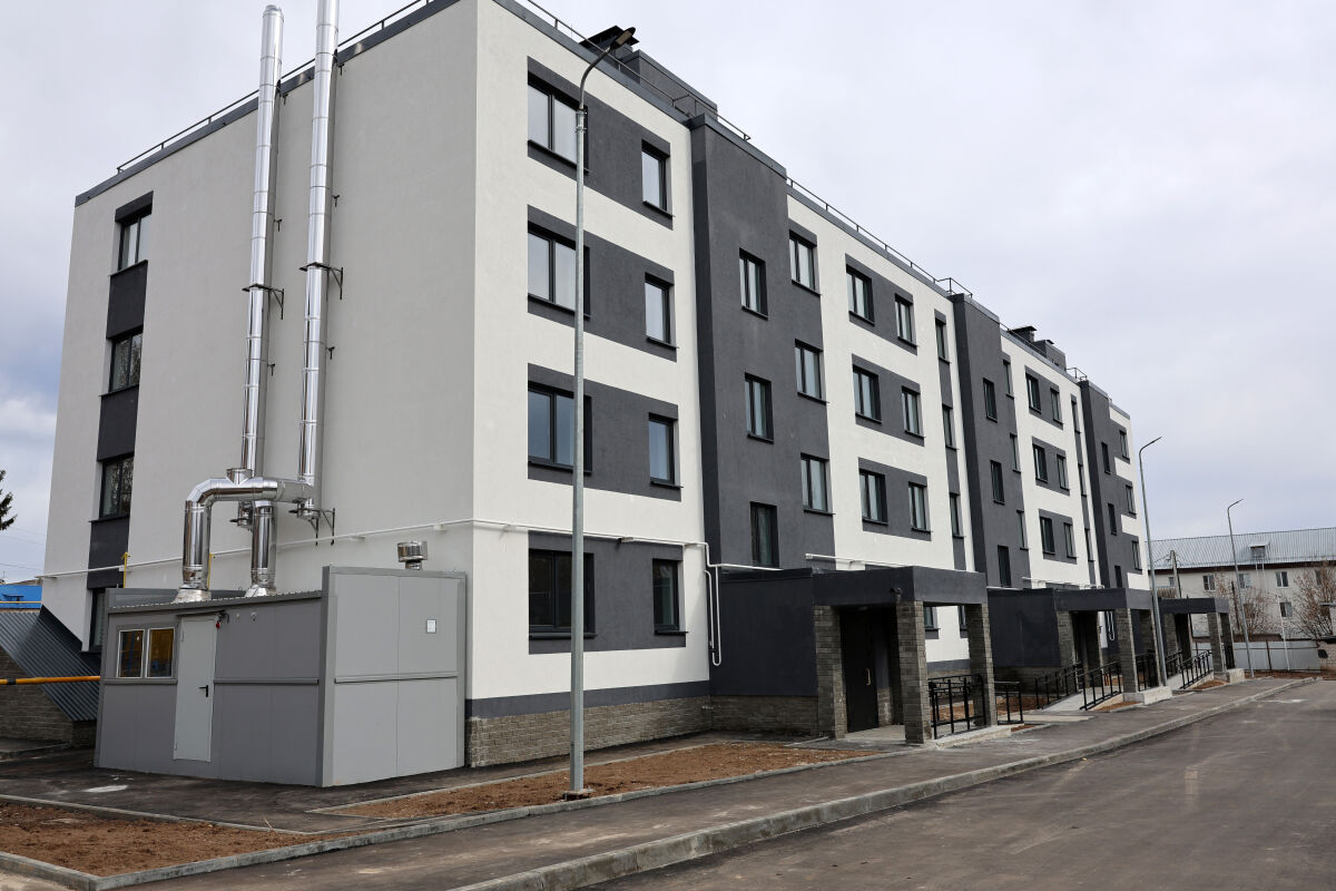 74 жителя аварийного фонда в Чкаловске получили ключи от новых квартир - фото 1