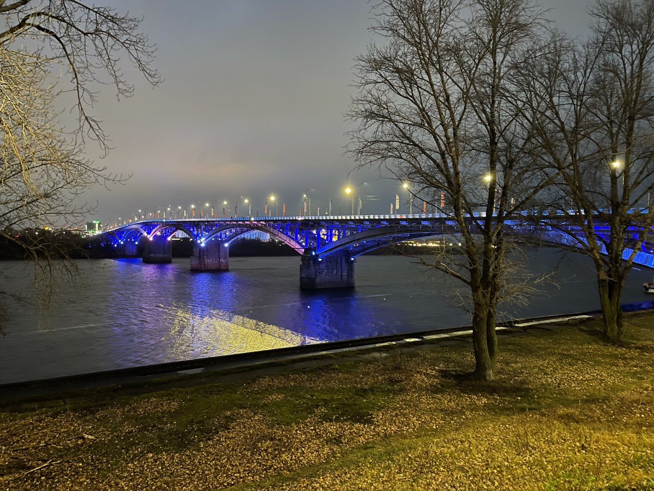 Режим подсветки на Канавинском мосту в Нижнем Новгороде изменили на будничный - фото 1