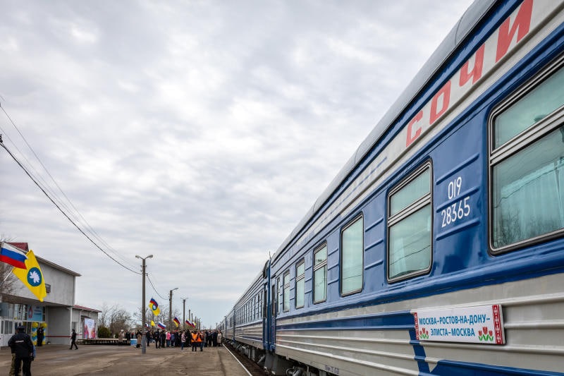 Число задерживающихся поездов в Ростовской области достигло 18 - фото 1