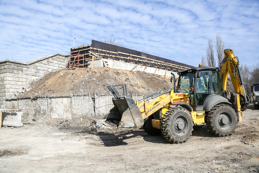 На воронежском путепроводе на 9 Января частично завершили обустройство свай 