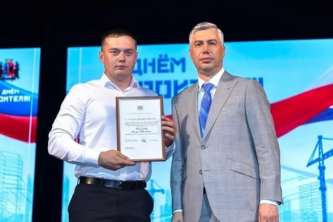 Власти Ростова-на-Дону наградили 17 работников строительный отрасли города - фото 1