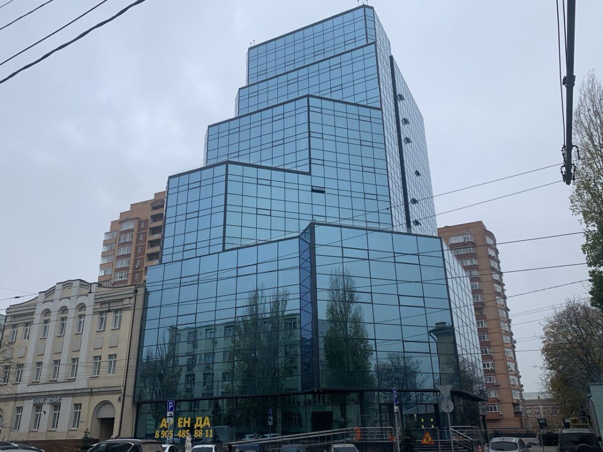 Бизнес просит Слюсаря не повышать налог на коммерческую недвижимость - фото 1